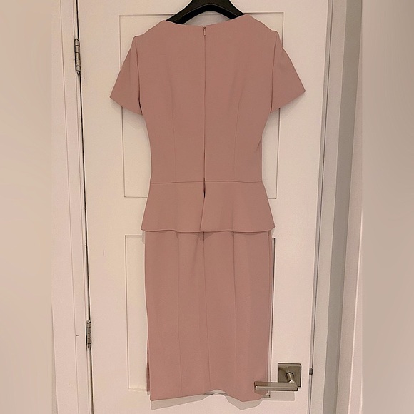 Hugo Boss powder pink dress US 0. Extremely pristine condition - Picture 3 of 9